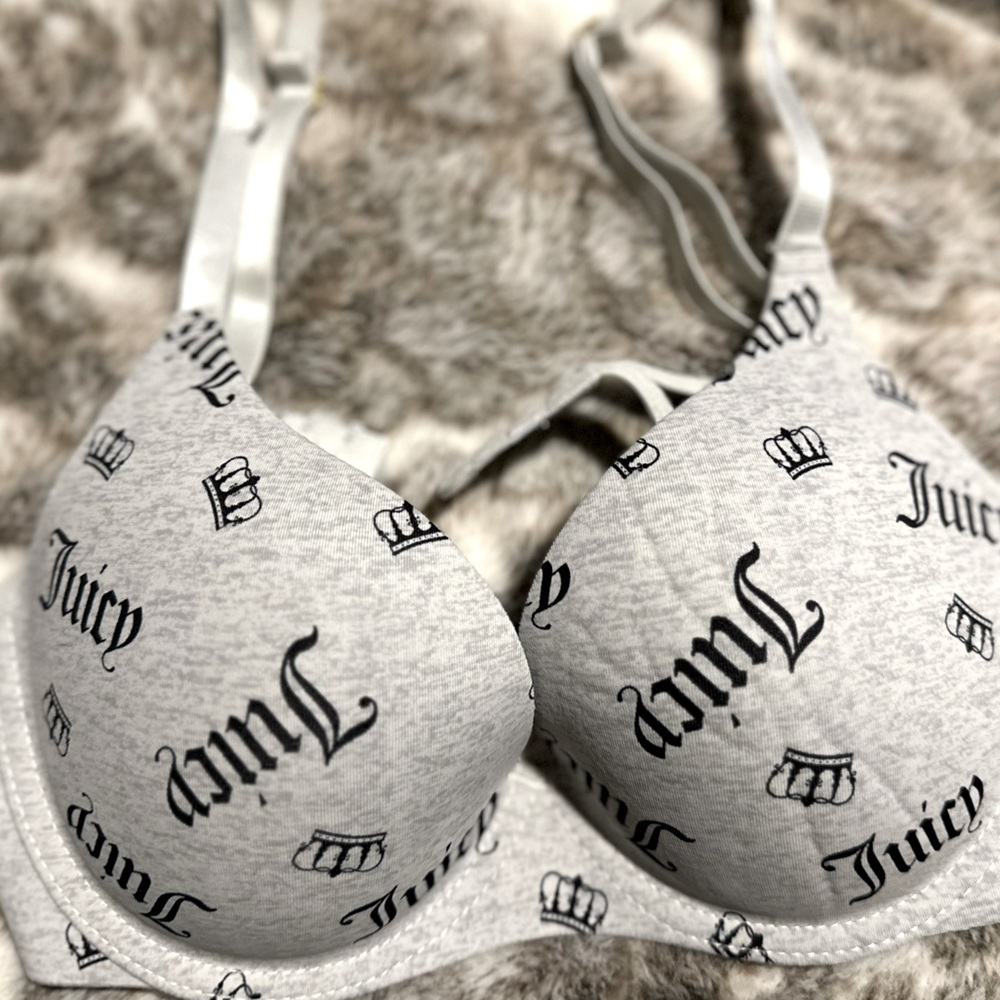 34 B Juicy Couture Bra NEVER WORN!